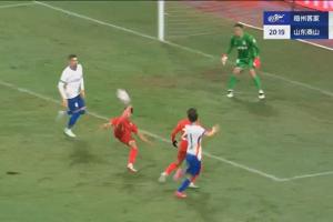 乐鱼体育网页-泰山20分钟0-2落后梅州!杨超声倒钩破门&2场3球狂奔半场滑跪庆祝