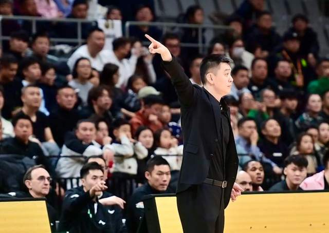 乐鱼体育在线娱乐-一夜3大冷门！CBA真是太刺激了，豪门9连胜被终结，黑马彻底褪色